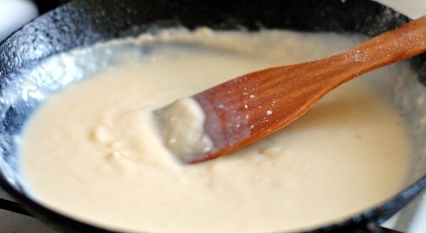 Запеченая цветная капуста с соусом бешамель и сыром